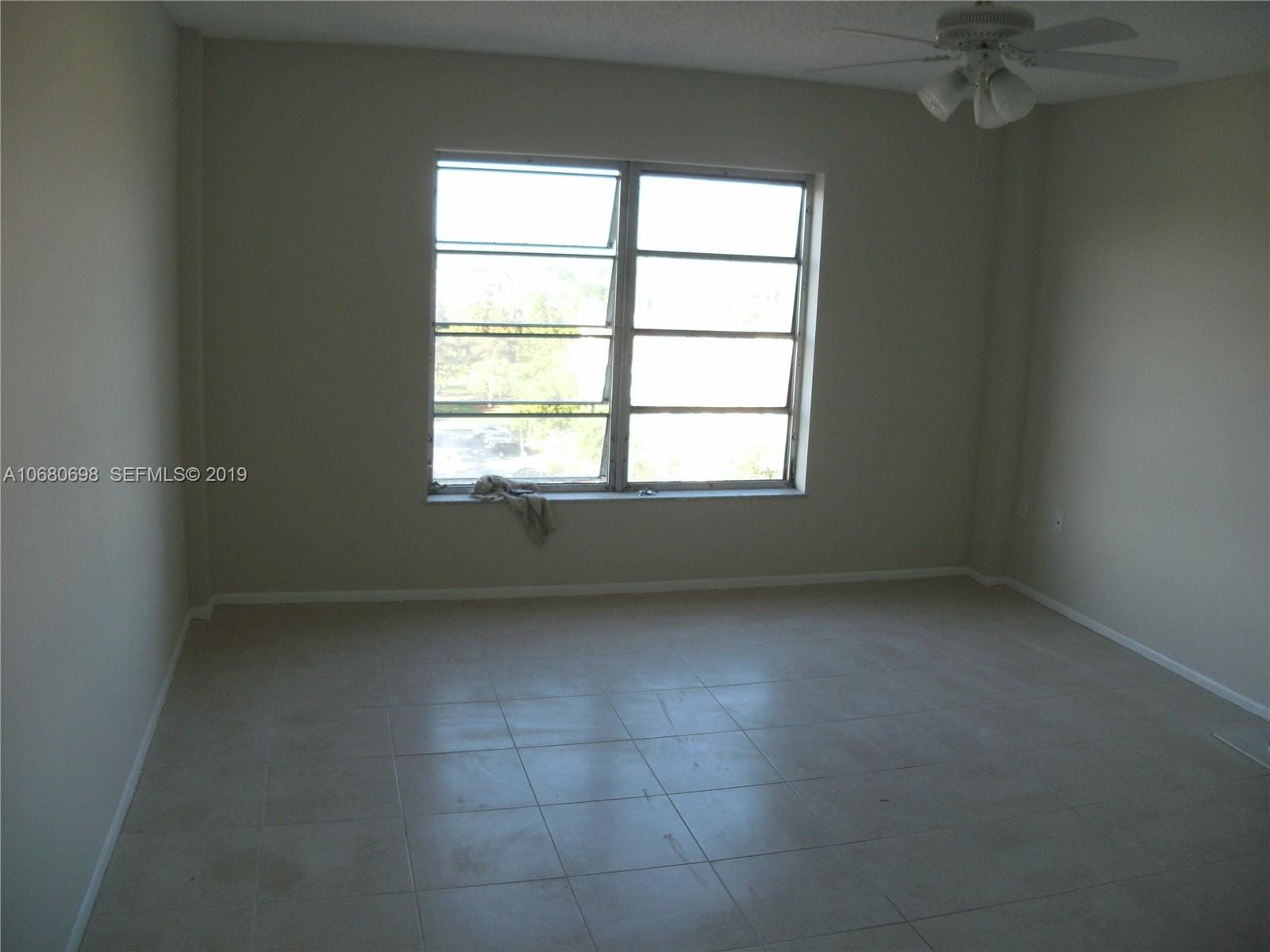 4174 Inverrary Drive 911 — photo 2
