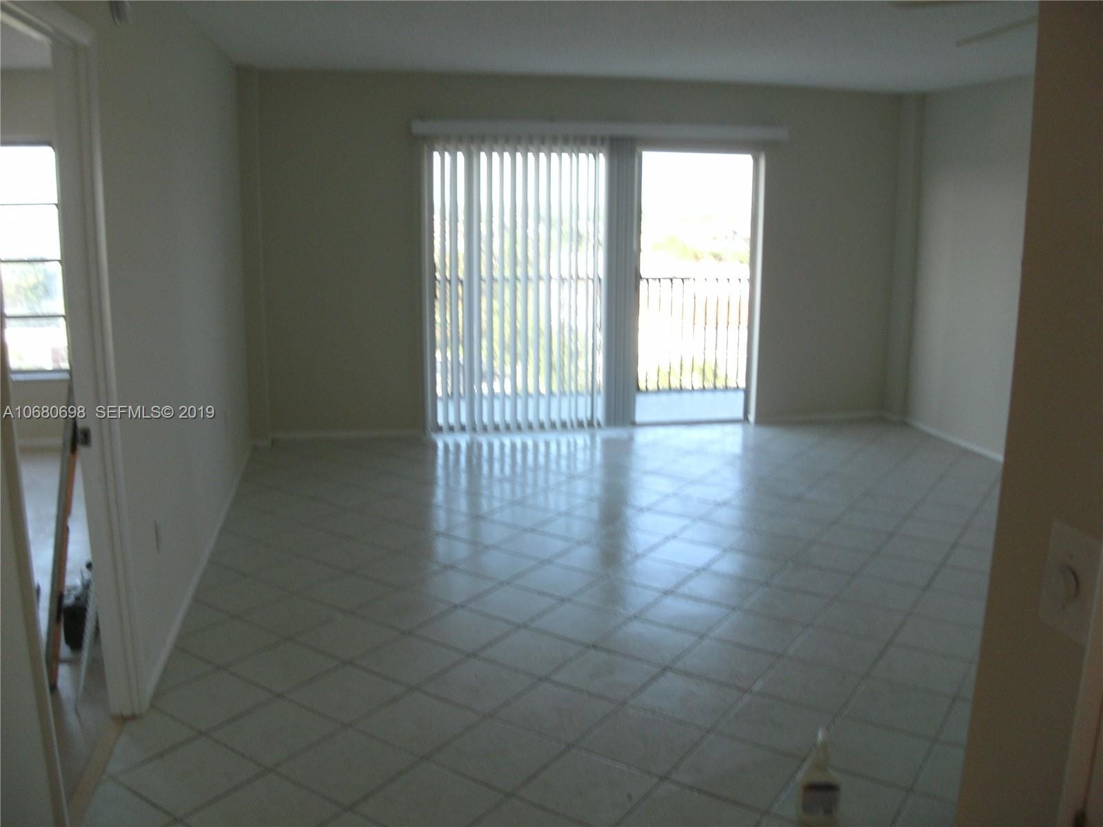 4174 Inverrary Drive 911 — photo 6