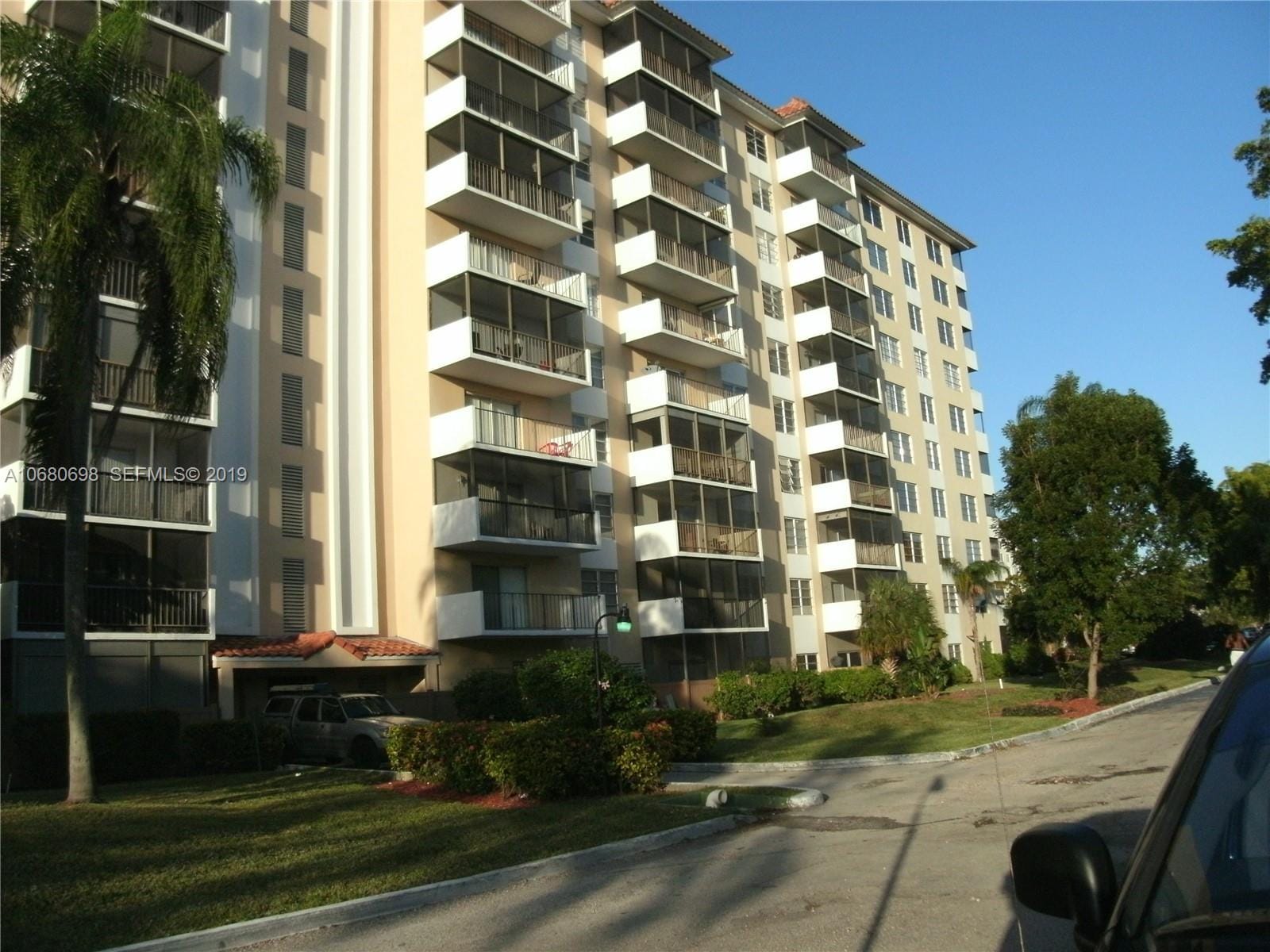 4174 Inverrary Drive 911 — photo 8