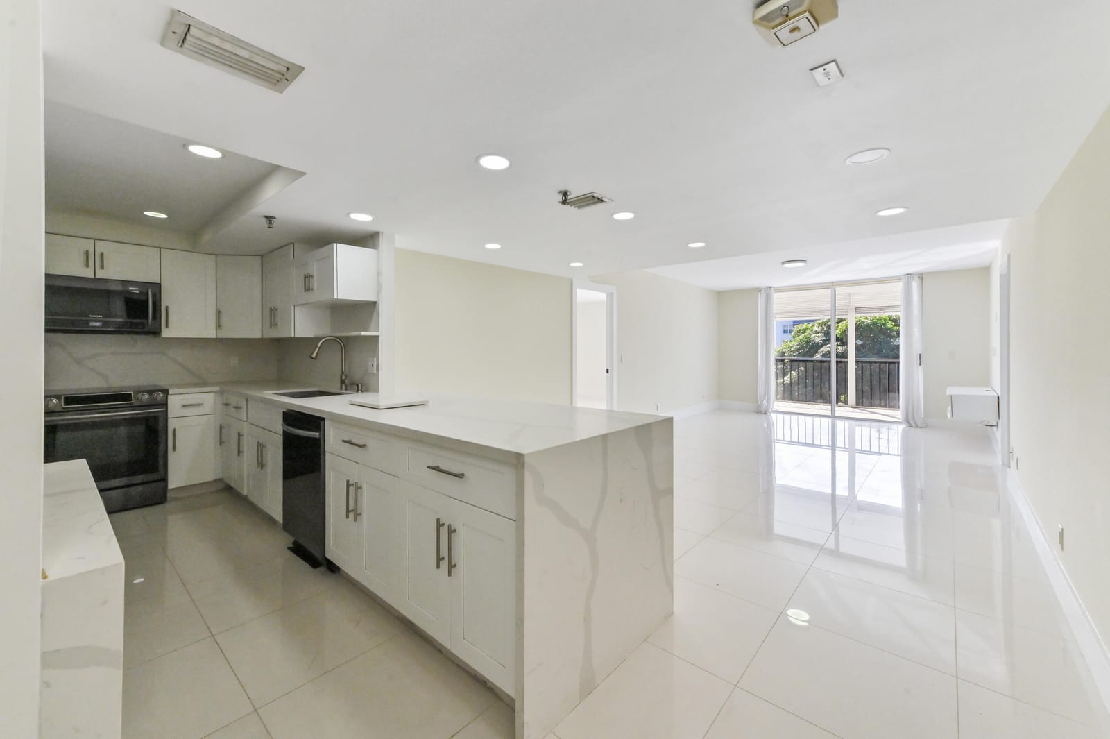 198 NW 67th Street 302, Boca Raton, FL 33487
