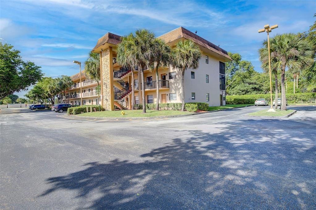 6095 N Sabal Palm Boulevard 212 — photo 2