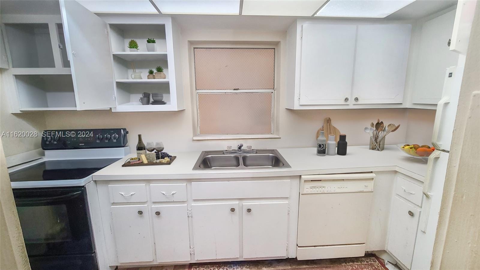 7410 SW 82nd Street K211 — photo 2