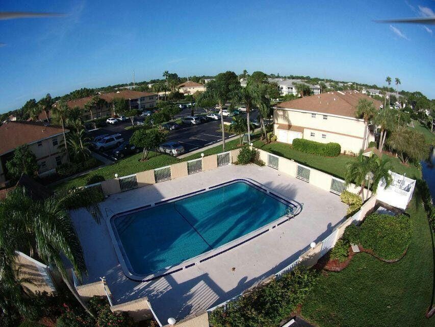 1533 SE Royal Green Circle C-201, Port St. Lucie, FL 34952