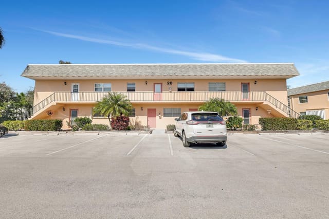 2950 SE Ocean Boulevard 20-1, Stuart, FL 34996