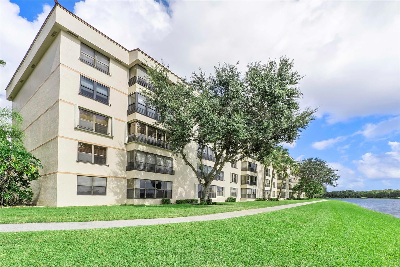 2768 S Carambola Circle 505, Coconut Creek, FL 33066 photo 2