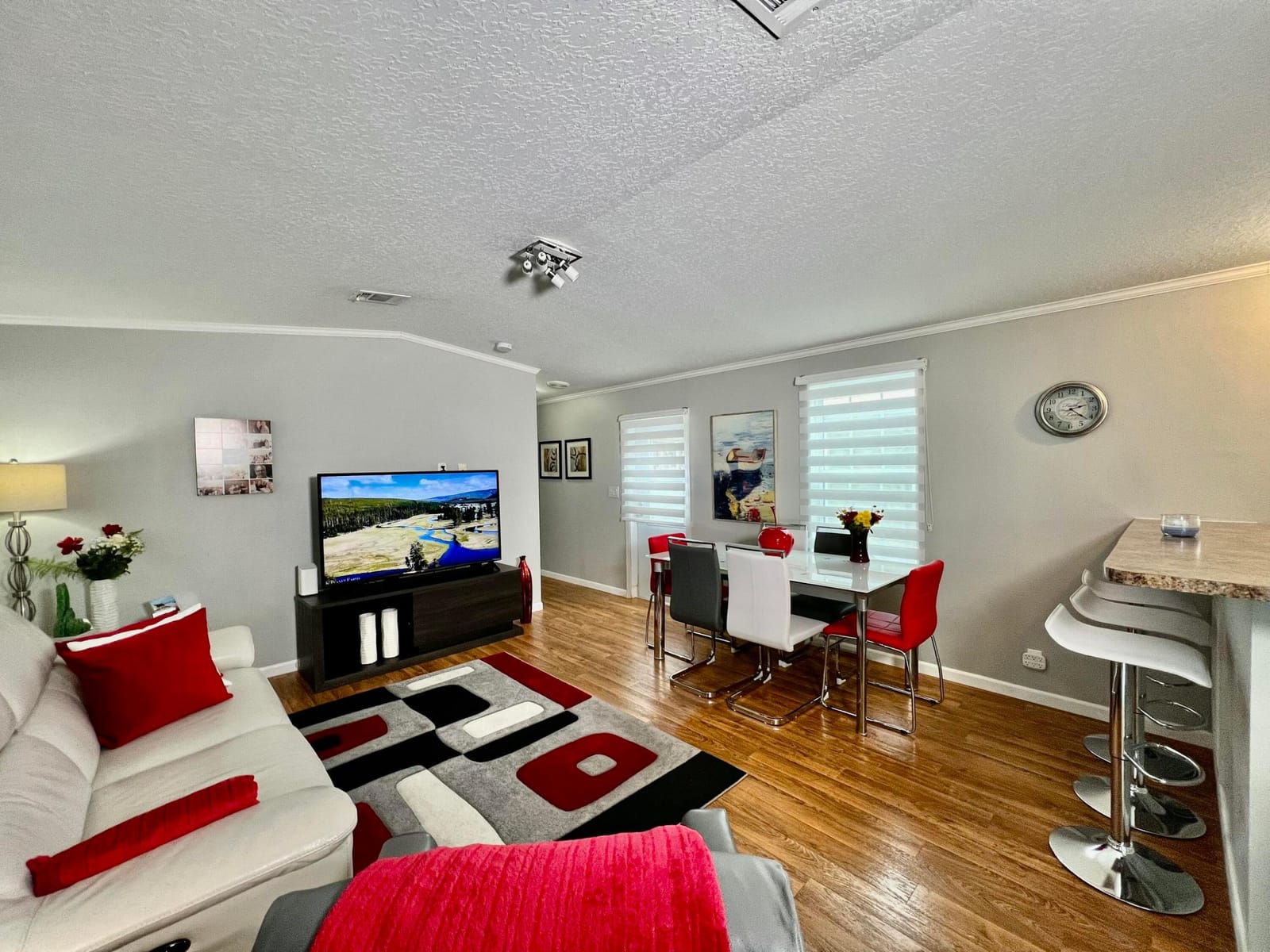 309 Hibiscus Drive — photo 3