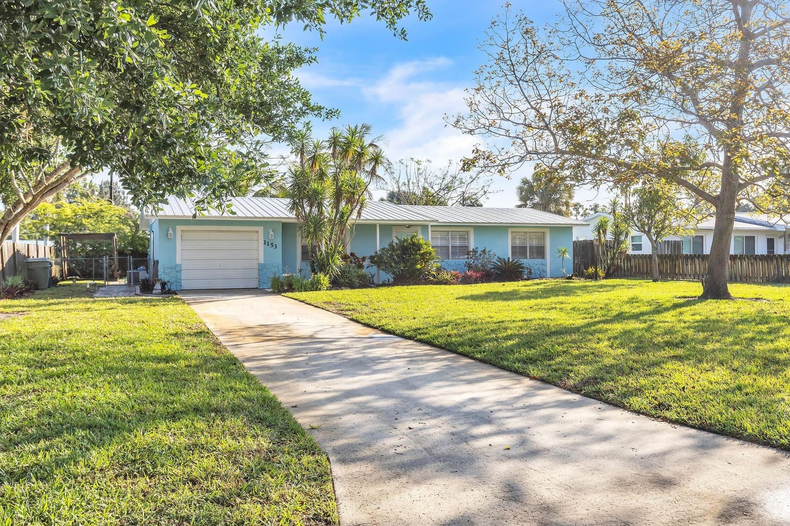 1153 SE Dolphin Drive, Stuart, FL 34996 photo 2
