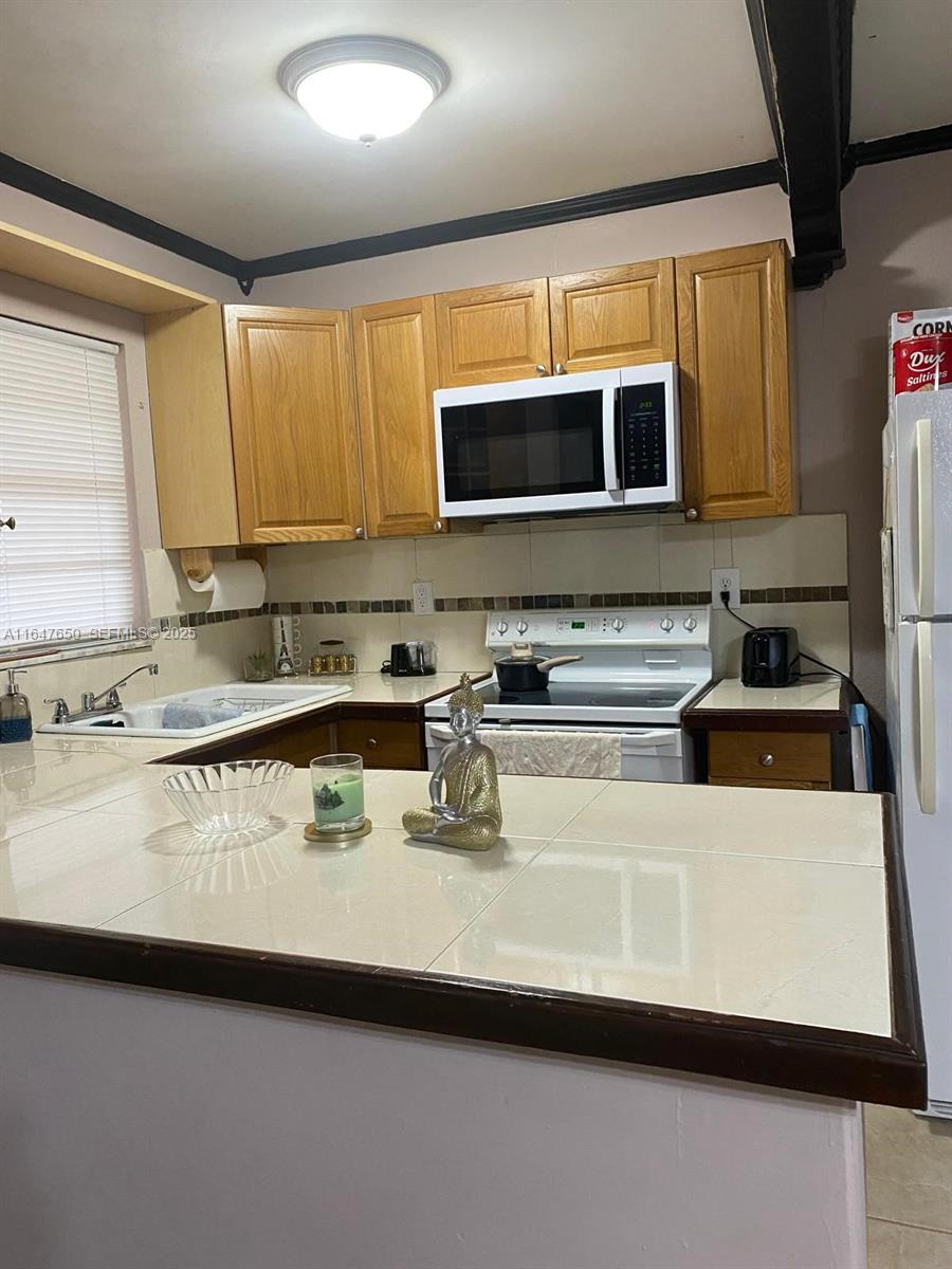 4050 NW 135th Street 20-1, Opa-Locka, FL 33054, Opa Locka