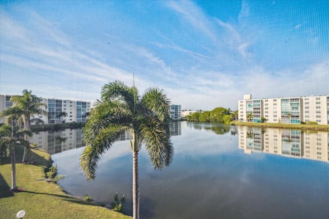 131 SE 3rd Avenue 302, Dania Beach, FL 33004