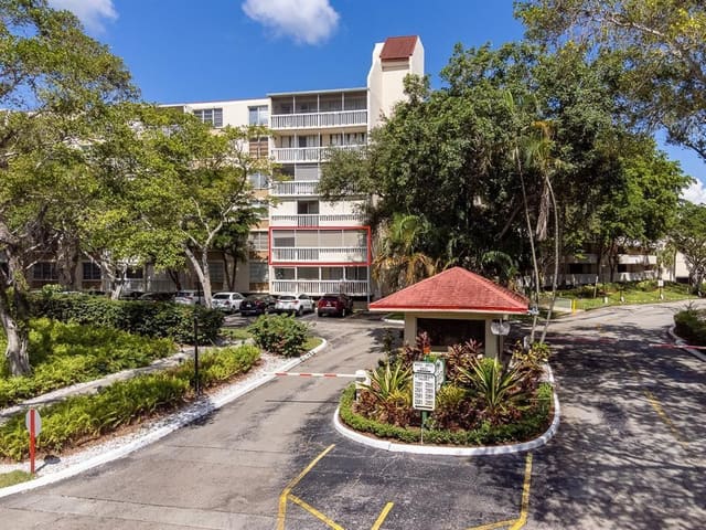 7021 Environ Boulevard 316, sold in Environ I Condo 3 And 4, Lauderhill, FL