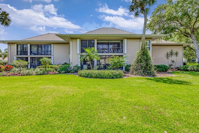 11 SE Concourse Drive Unit B, sold in Turtle Creek Apartment Buildings Condo, Jupiter, FL