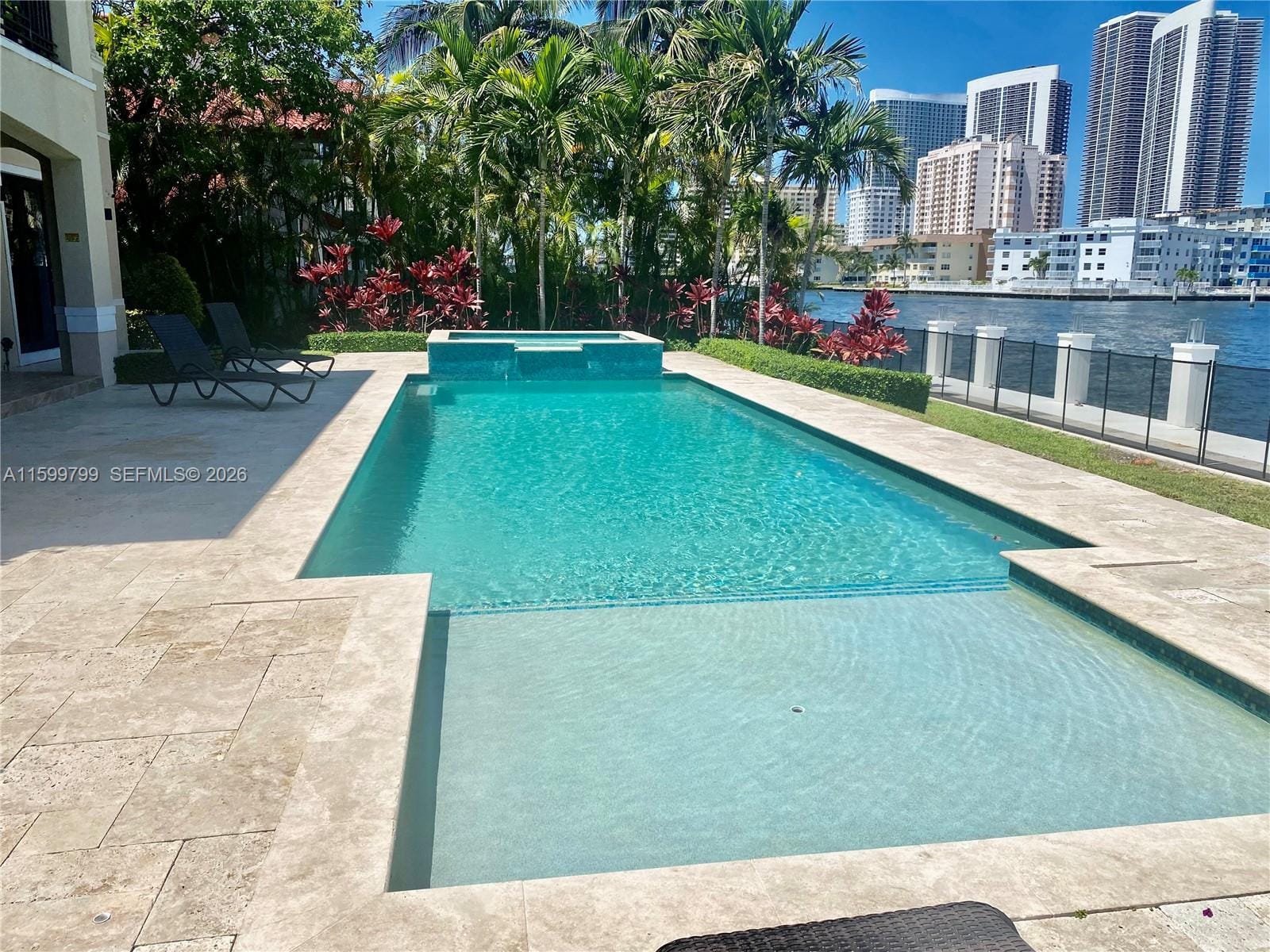 513 Palm Drive, Hallandale Beach, FL 33009 photo 4