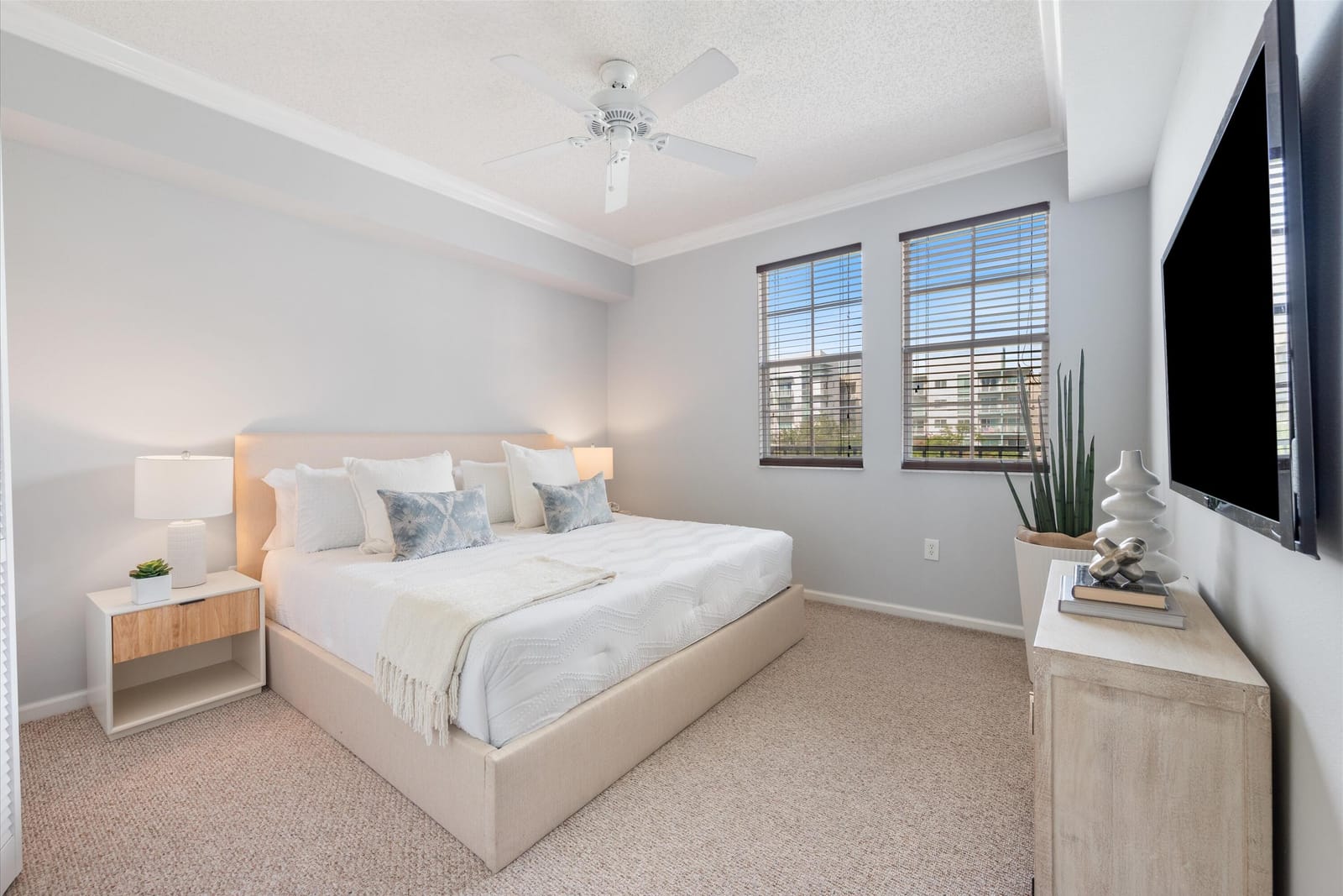 533 NE 3rd Avenue 417 — photo 9