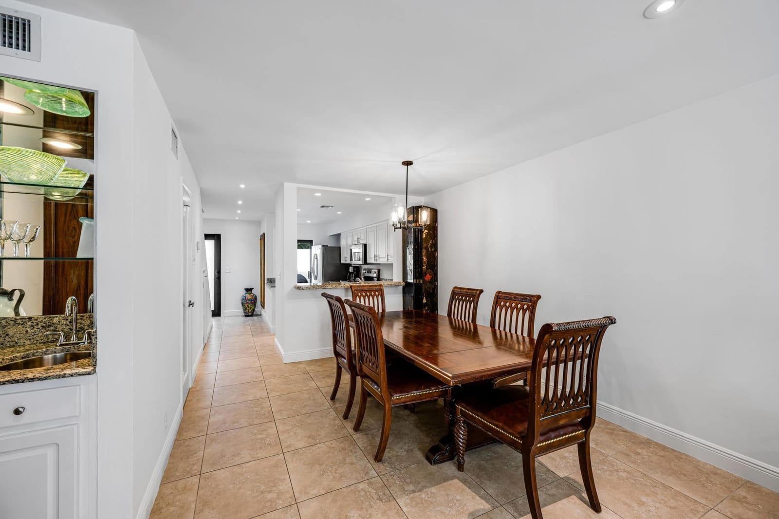 547 NE 7th Avenue 3a — photo 8