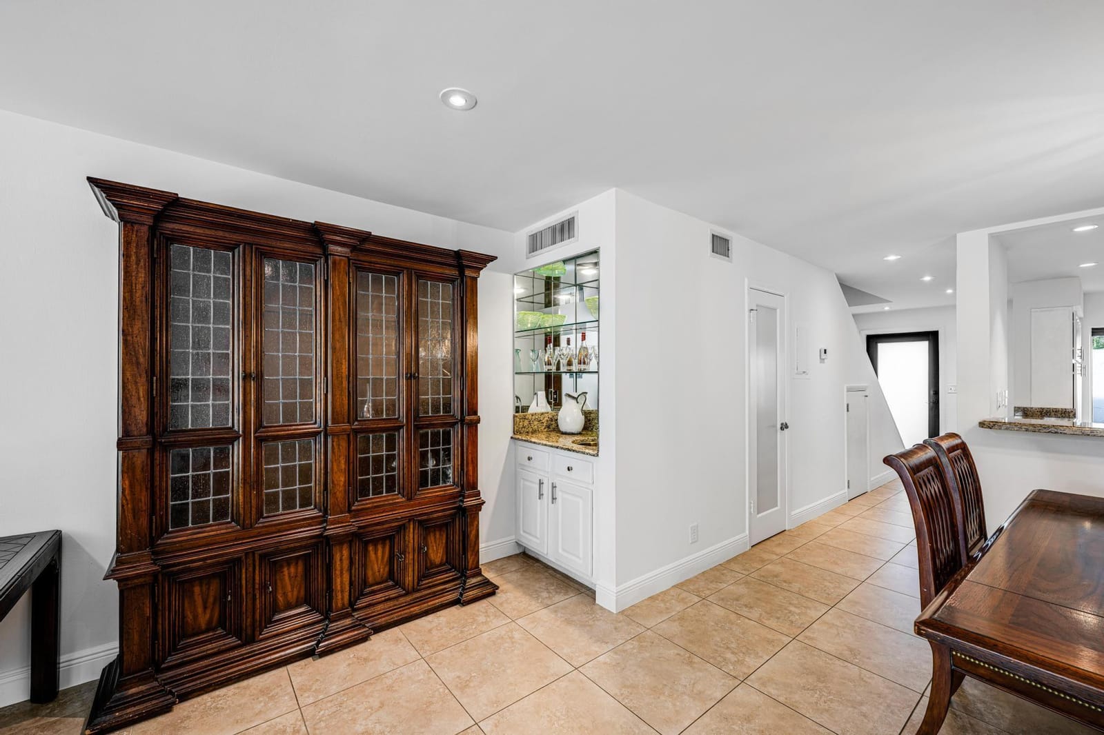 547 NE 7th Avenue 3a — photo 9