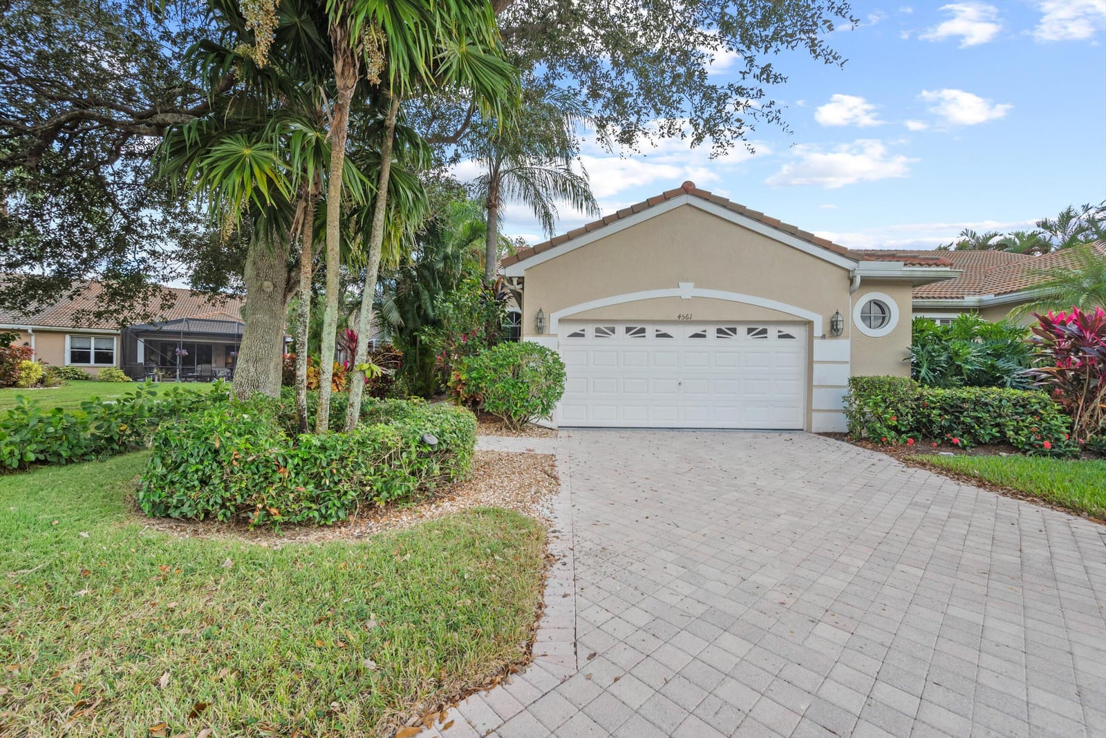 4561 Carlton Golf Drive — photo 2