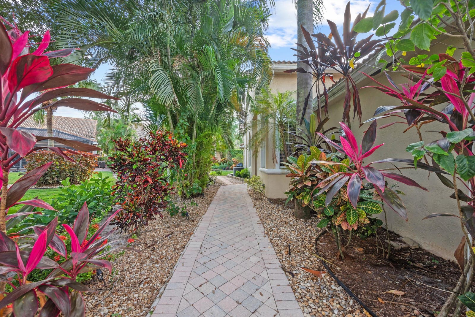 4561 Carlton Golf Drive — photo 3