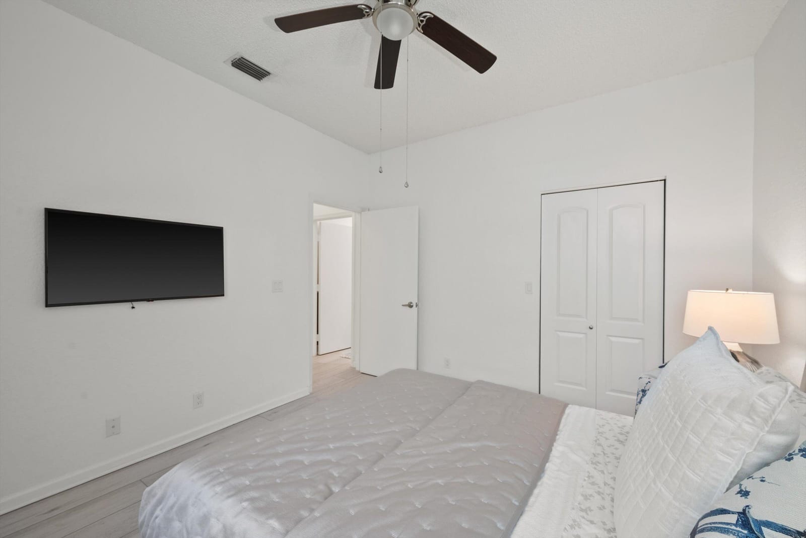 4561 Carlton Golf Drive, Lake Worth, FL 33449 photo 27