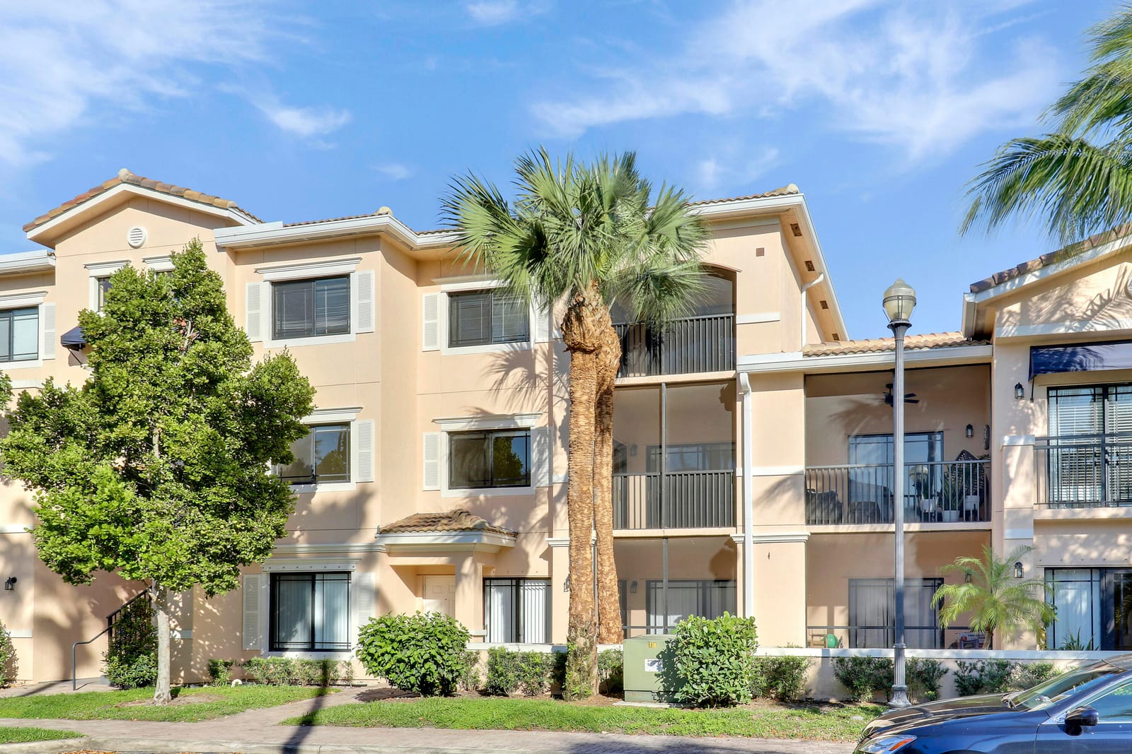 2808 Amalei Drive 203, Palm Beach Gardens, FL 33410