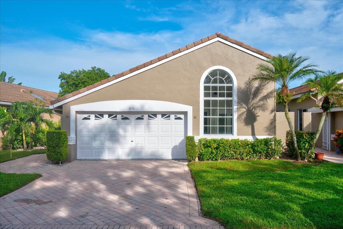 4578 Carlton Golf Drive, Lake Worth, FL 33449