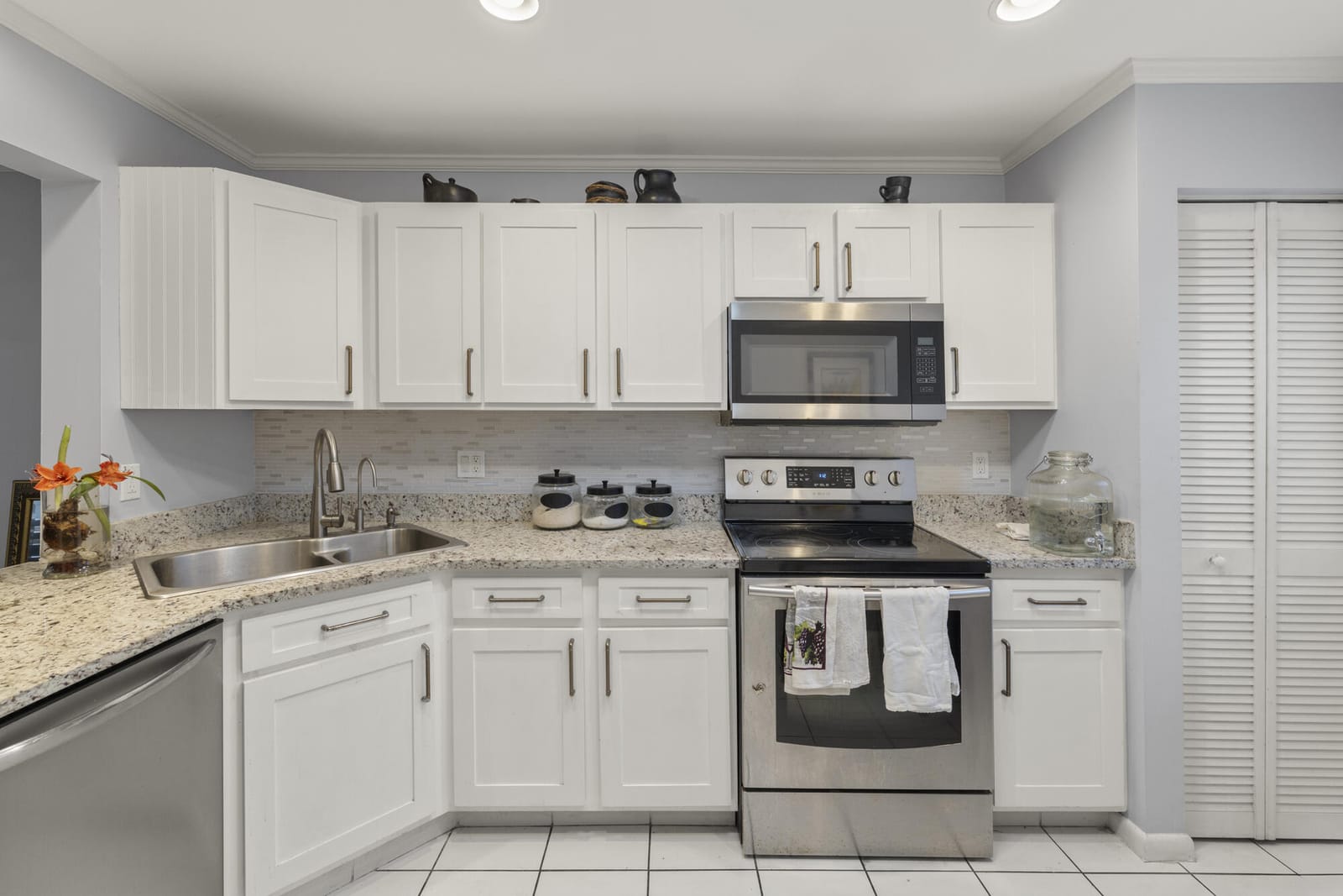 2641 Gately Drive W 2003, West Palm Beach, FL 33415 photo 4