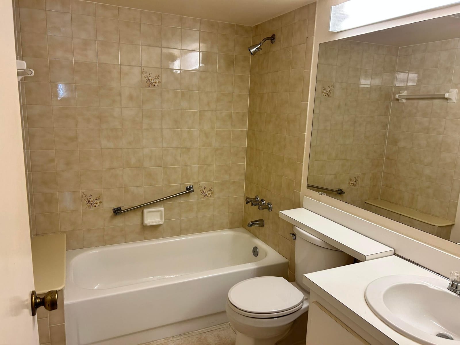 1575 SW Silver Pine Way 108-D1 — photo 4