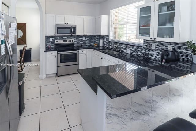 4866 NW 108th Passage 4866, Doral, FL 33178