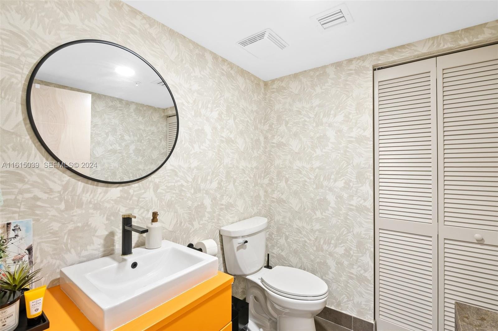 2155 Washington Court 206, Miami Beach, FL 33139 photo 22