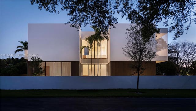 6800 SW 83rd Place, sold in Sunset Pines, Miami, FL