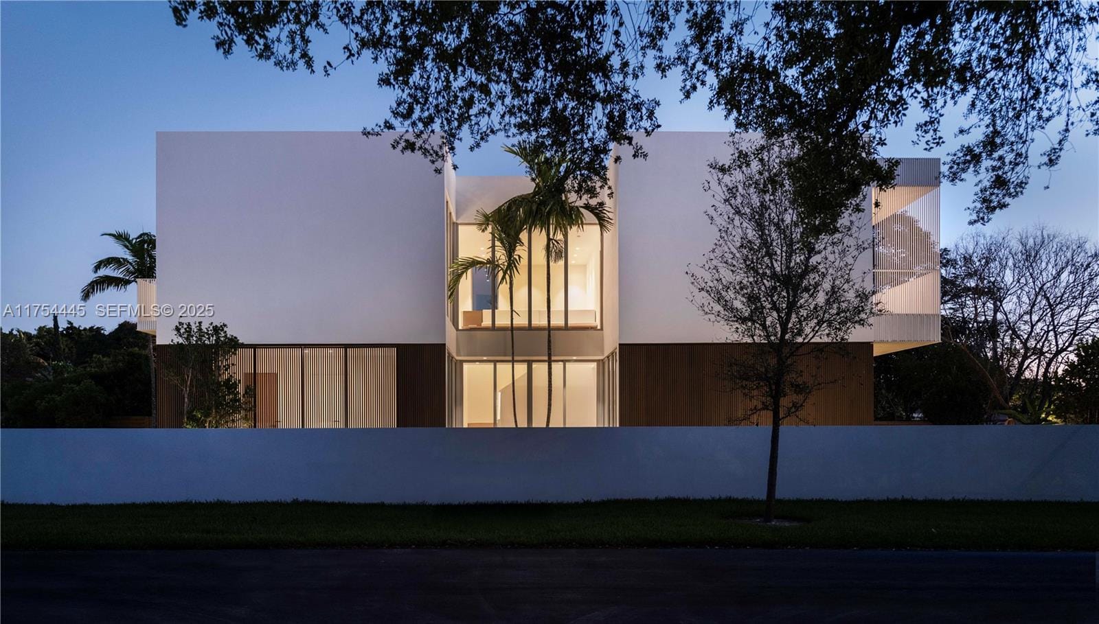 6800 SW 83rd Place, Miami, FL 33143