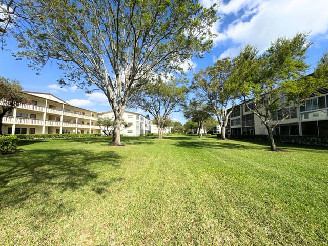 484 Mansfield L, sold in Mansfield At Century Village Condo, Boca Raton, FL