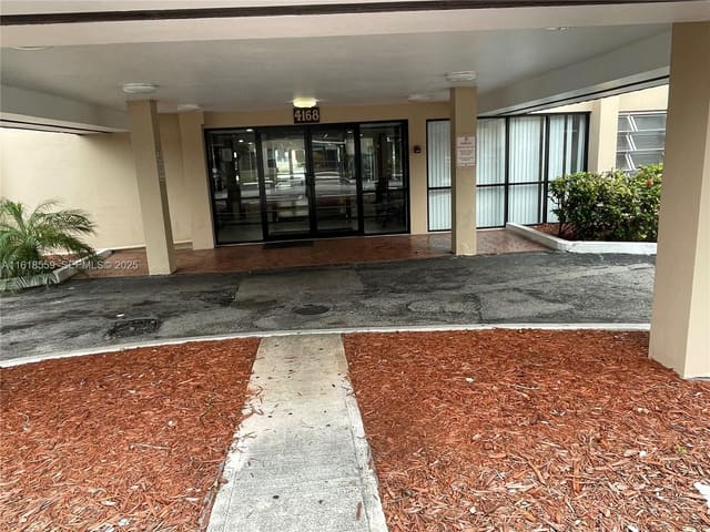 4168 Inverrary Drive 302, Lauderhill, FL 33319