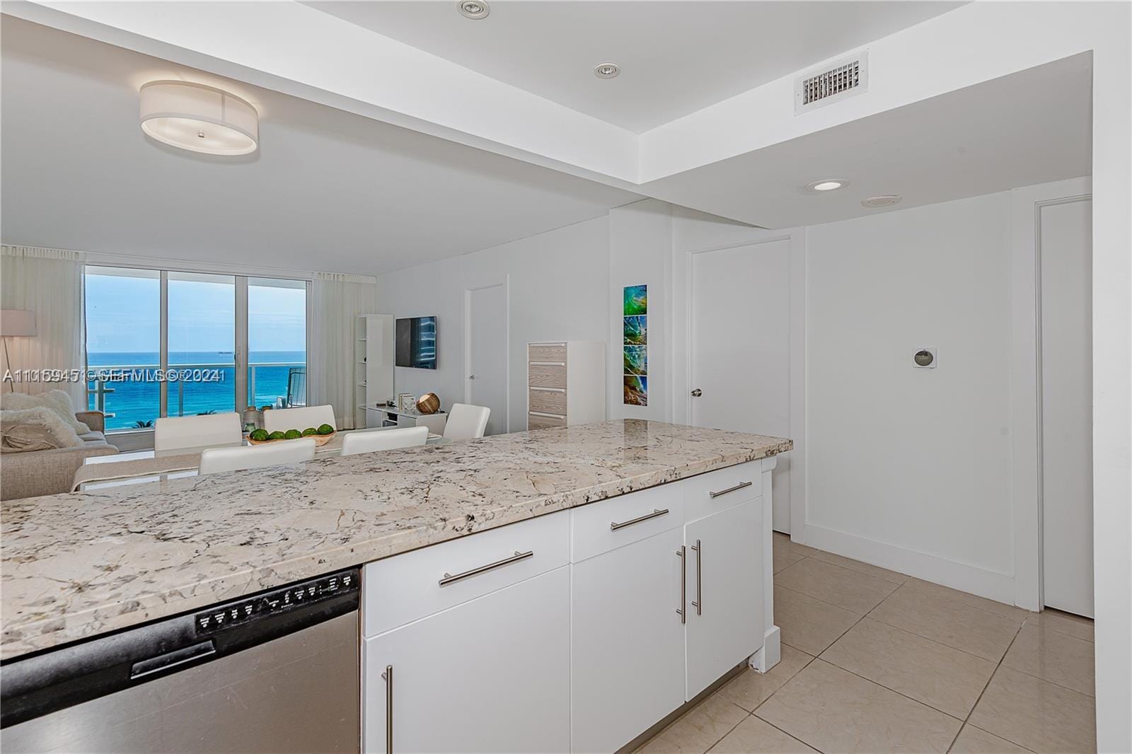 2301 Collins Avenue 938 — photo 4
