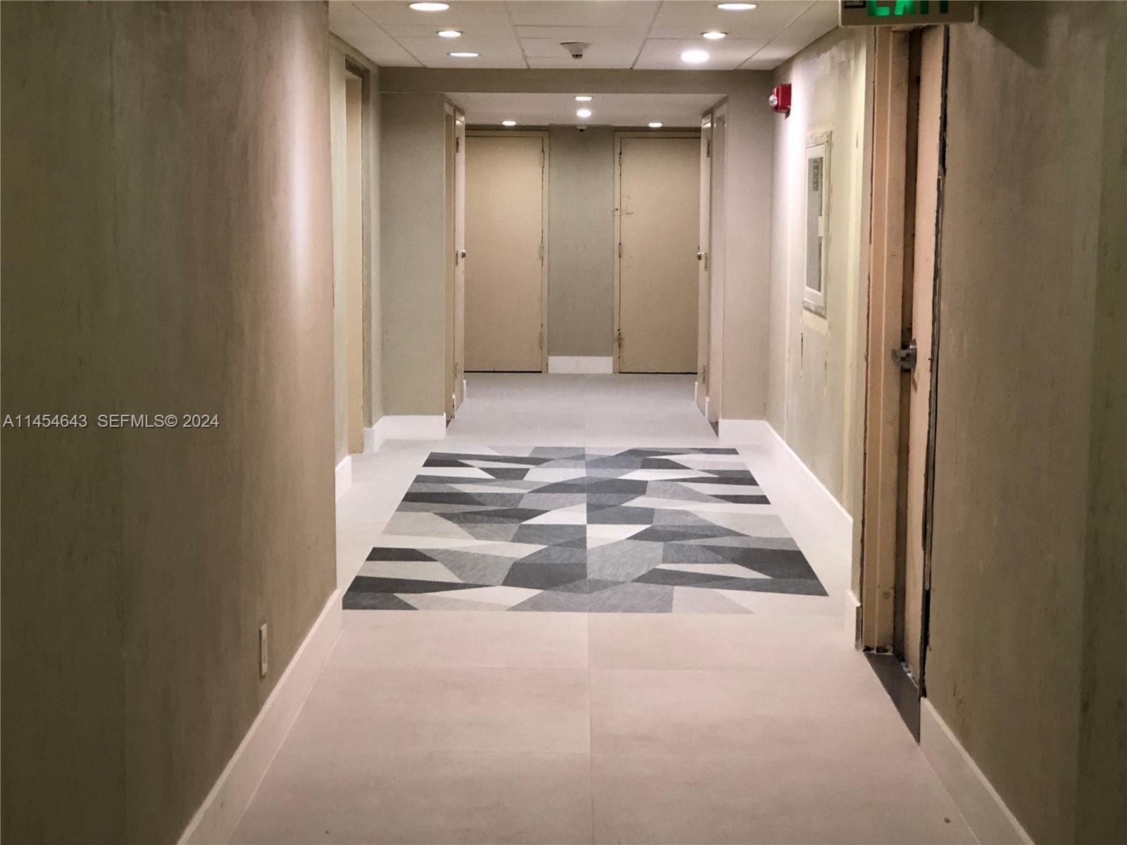 2655 Collins Avenue 706 — photo 8