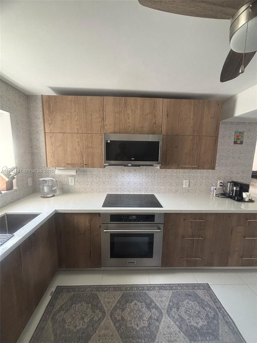 1865 S Ocean Drive 4F — photo 2