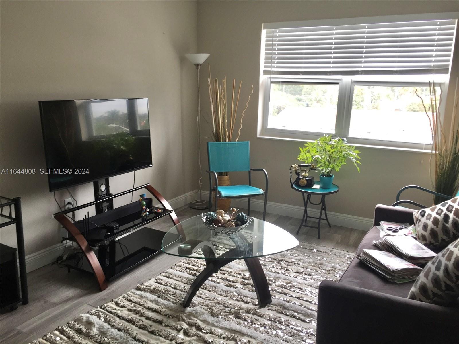 3075 NW 7th Street 401, Miami, FL 33125
