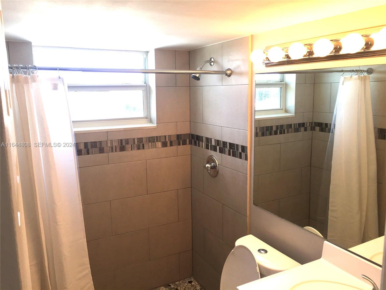 3075 NW 7th Street 401, Miami, FL 33125 photo 4