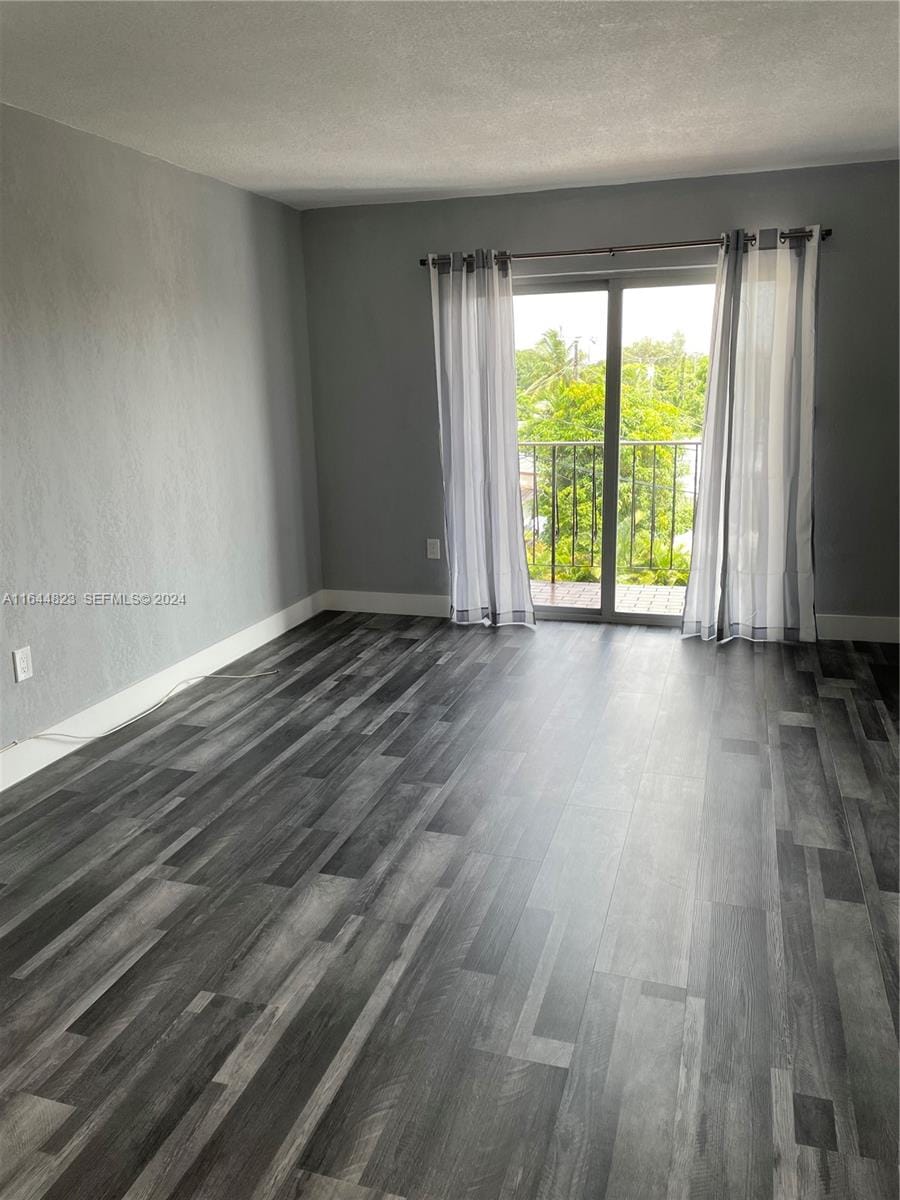 3075 NW 7th Street 302, Miami, FL 33125