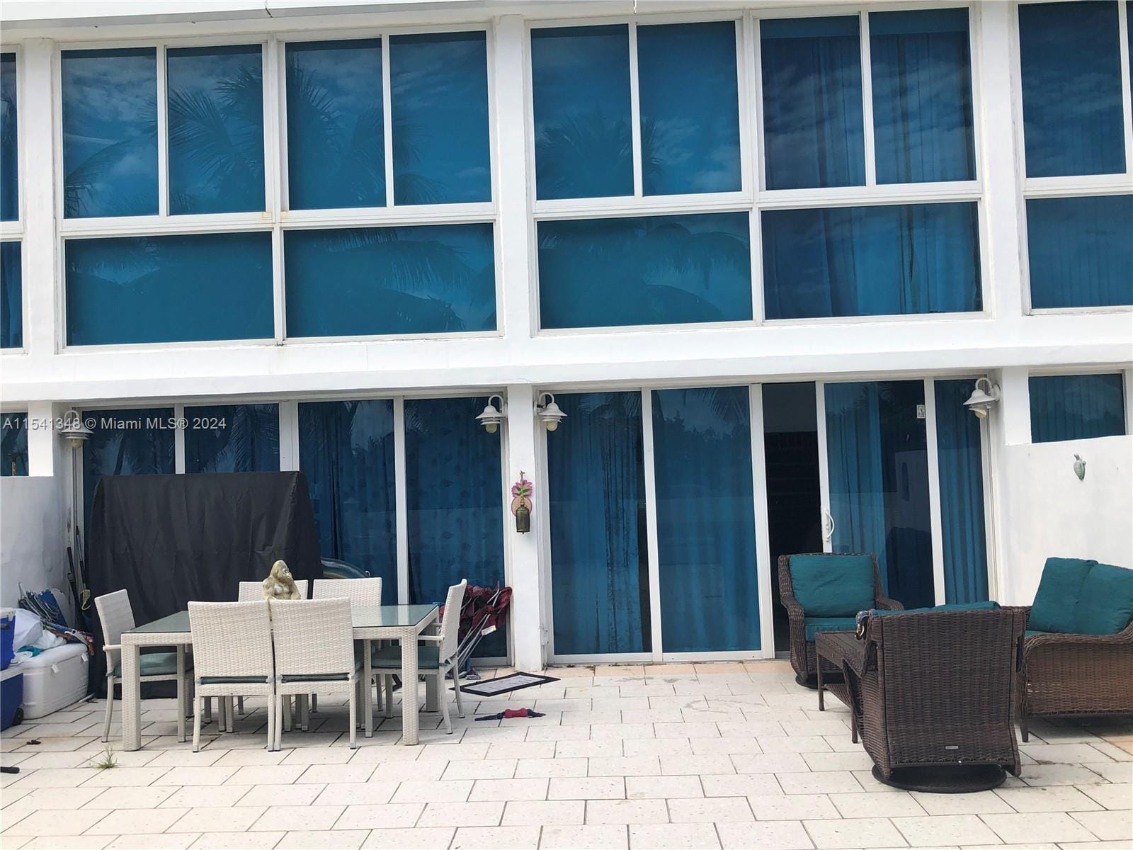 5445 Collins Avenue TH2 — photo 8