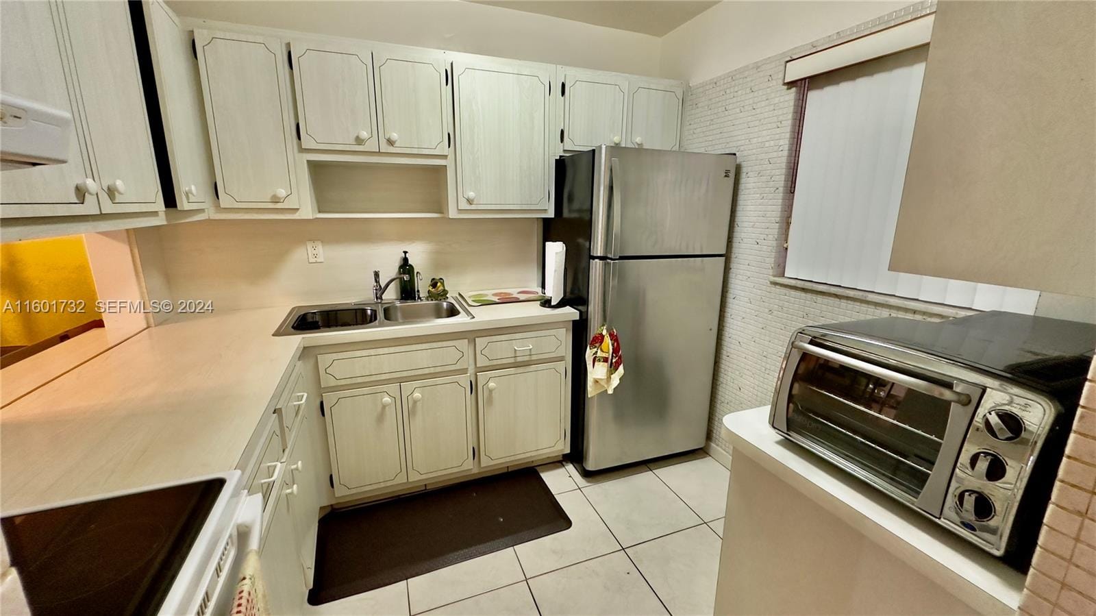 140 Royal Palm Road 312 — photo 11