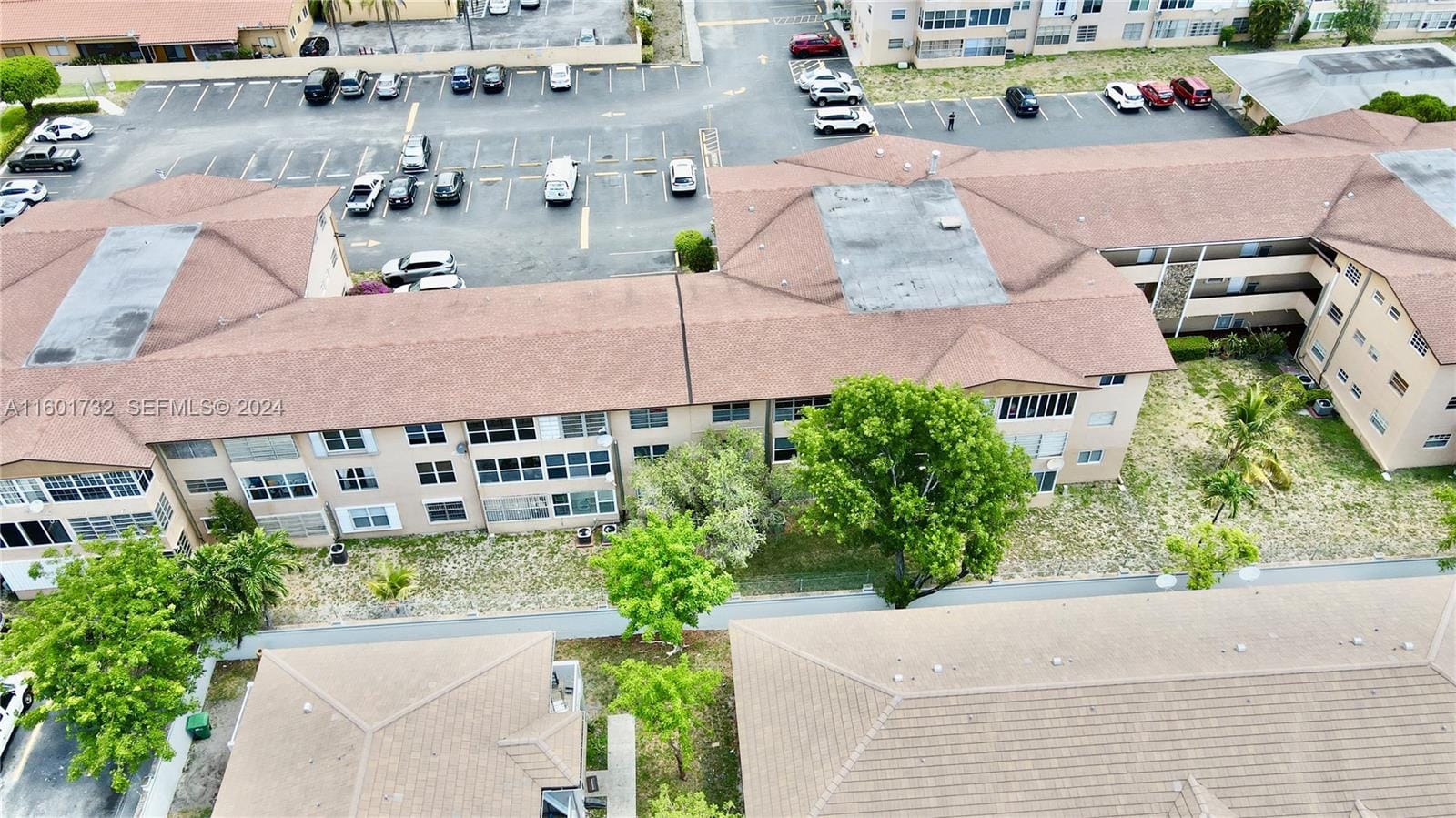 140 Royal Palm Road 312 — photo 8