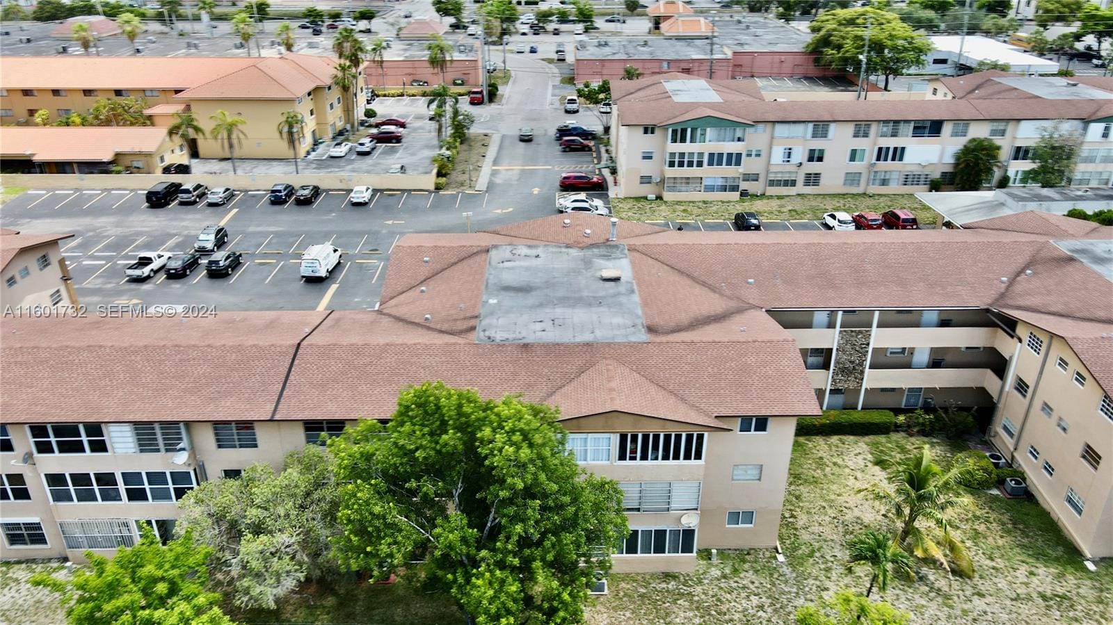 140 Royal Palm Road 312 — photo 9