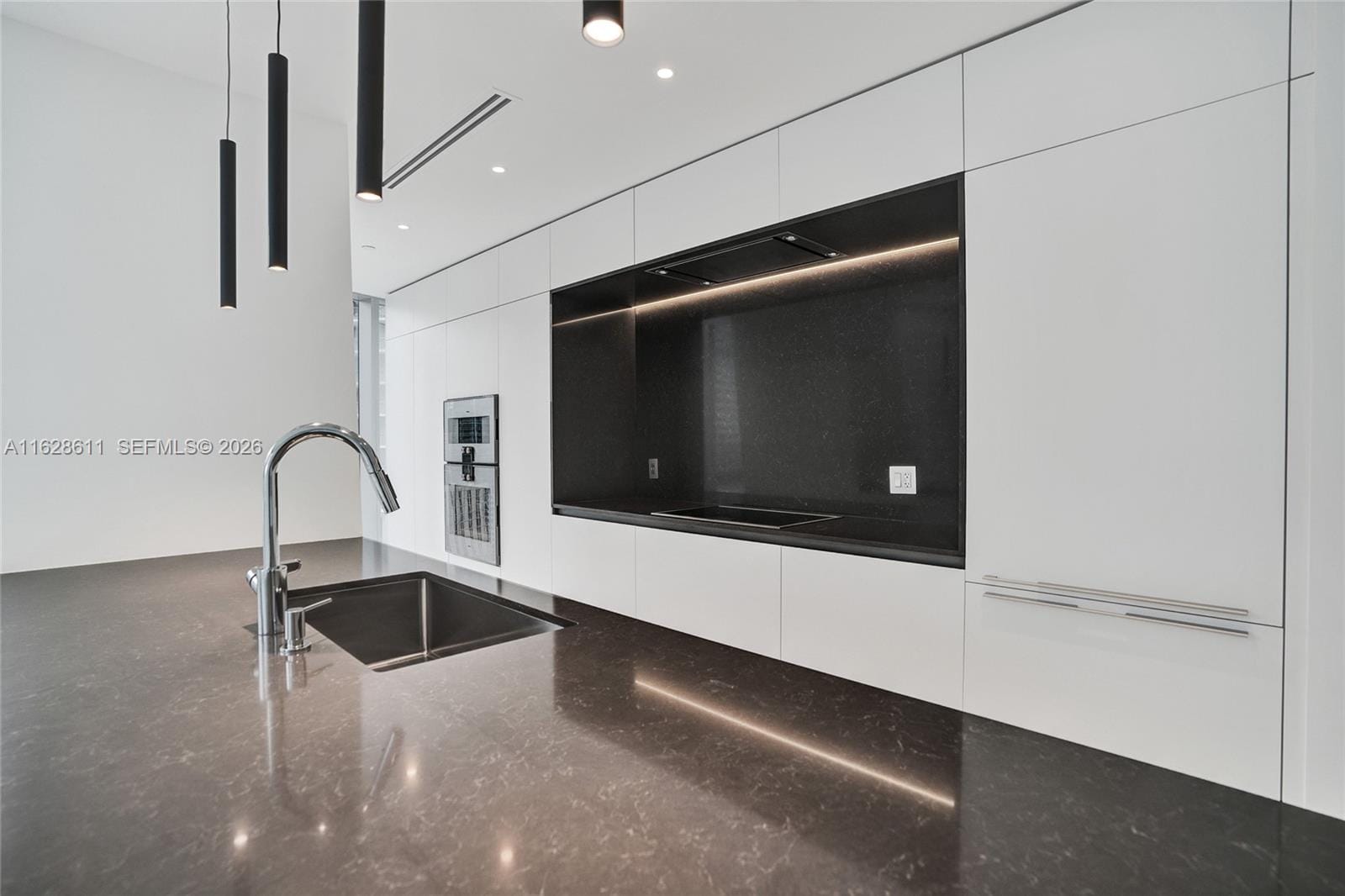 300 Biscayne Blvd Way 1607, Miami, FL 33131 photo 11