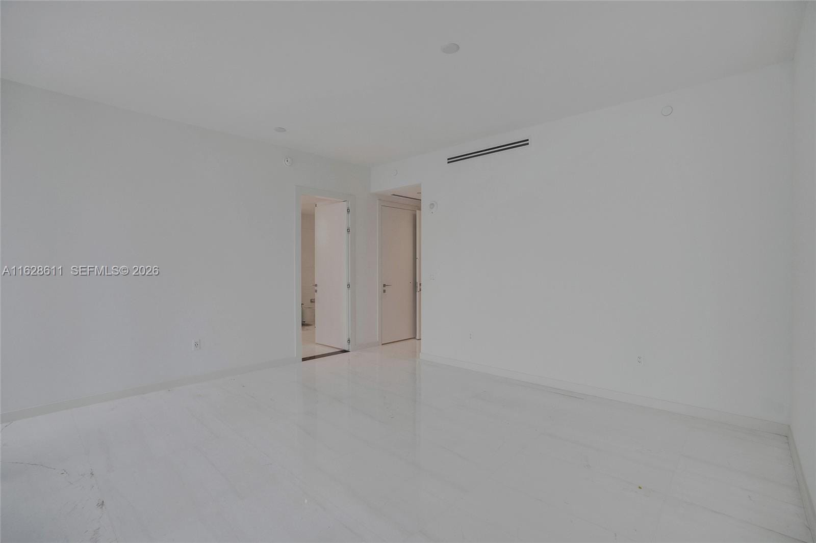300 Biscayne Blvd Way 1607, Miami, FL 33131 photo 14