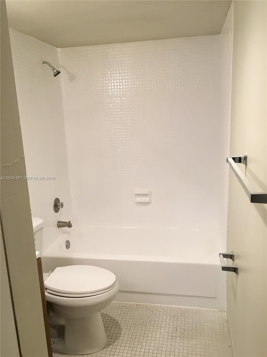 4164 Inverrary Drive 813 — photo 8
