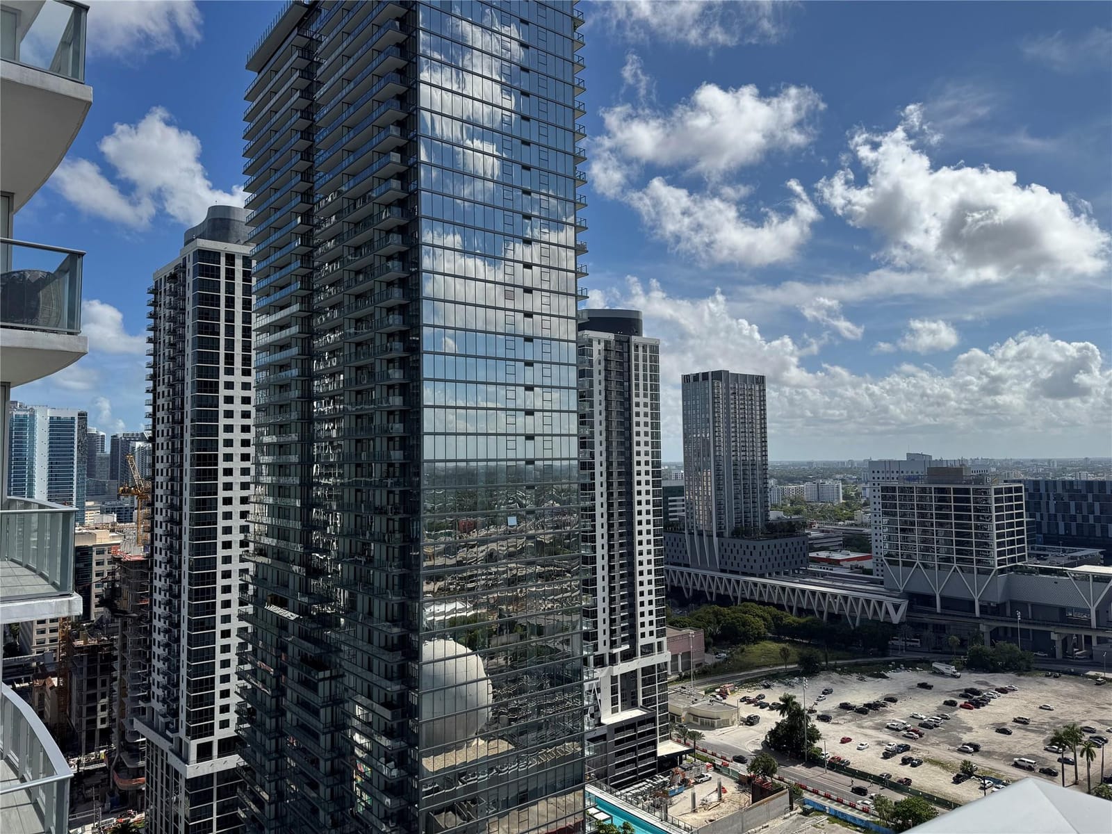 851 NE 1st Avenue 2606, Miami, FL 33132 photo 17
