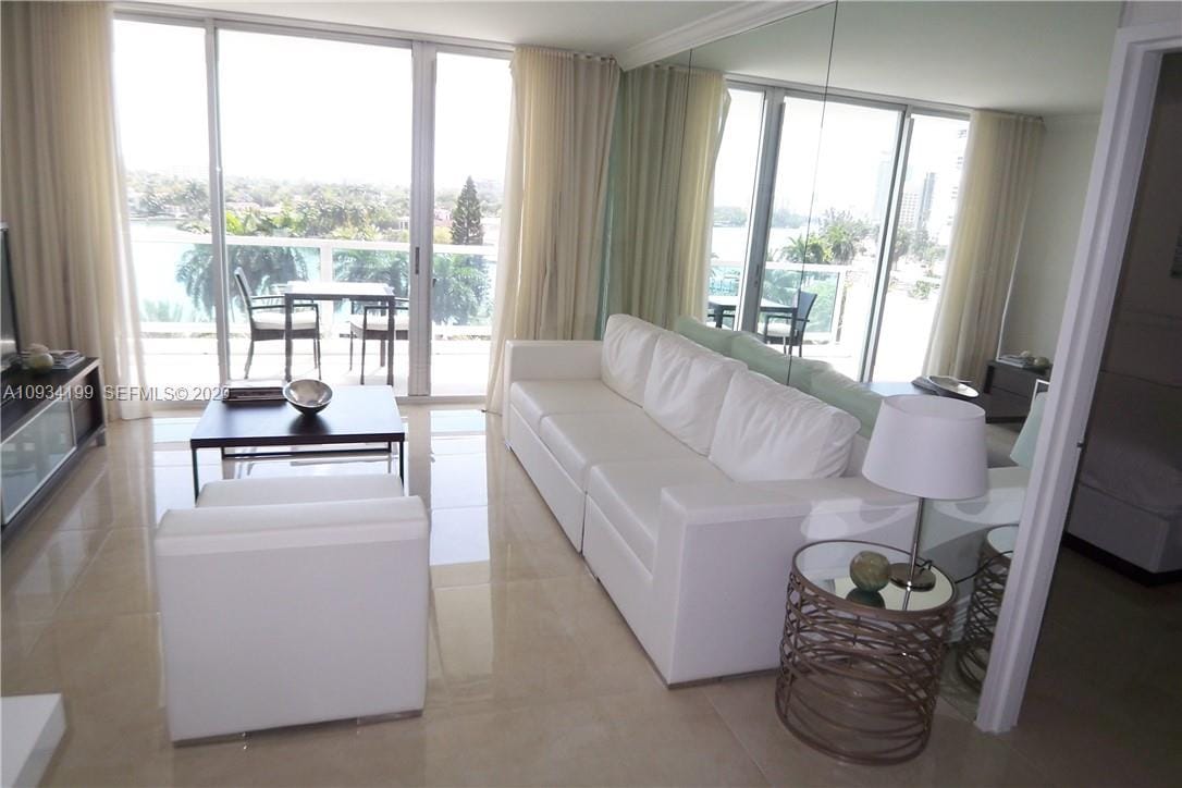 5161 Collins Avenue 806 — photo 3