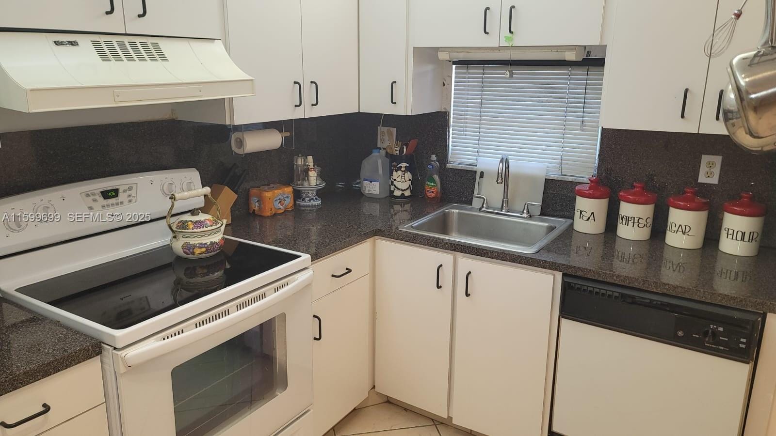 9410 N Hollybrook Lake Drive 304 — photo 4
