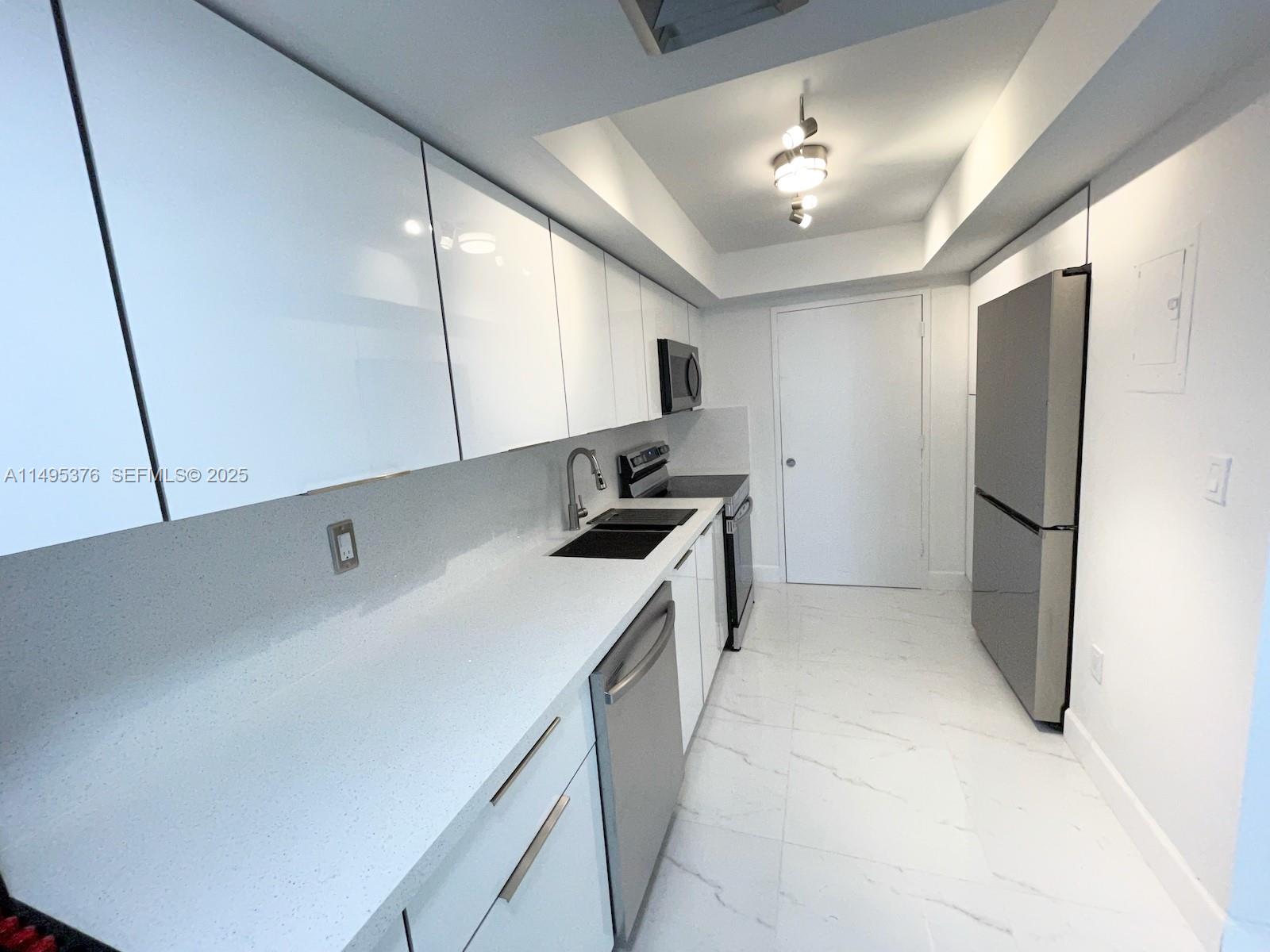 18041 Biscayne Boulevard 502 — photo 12