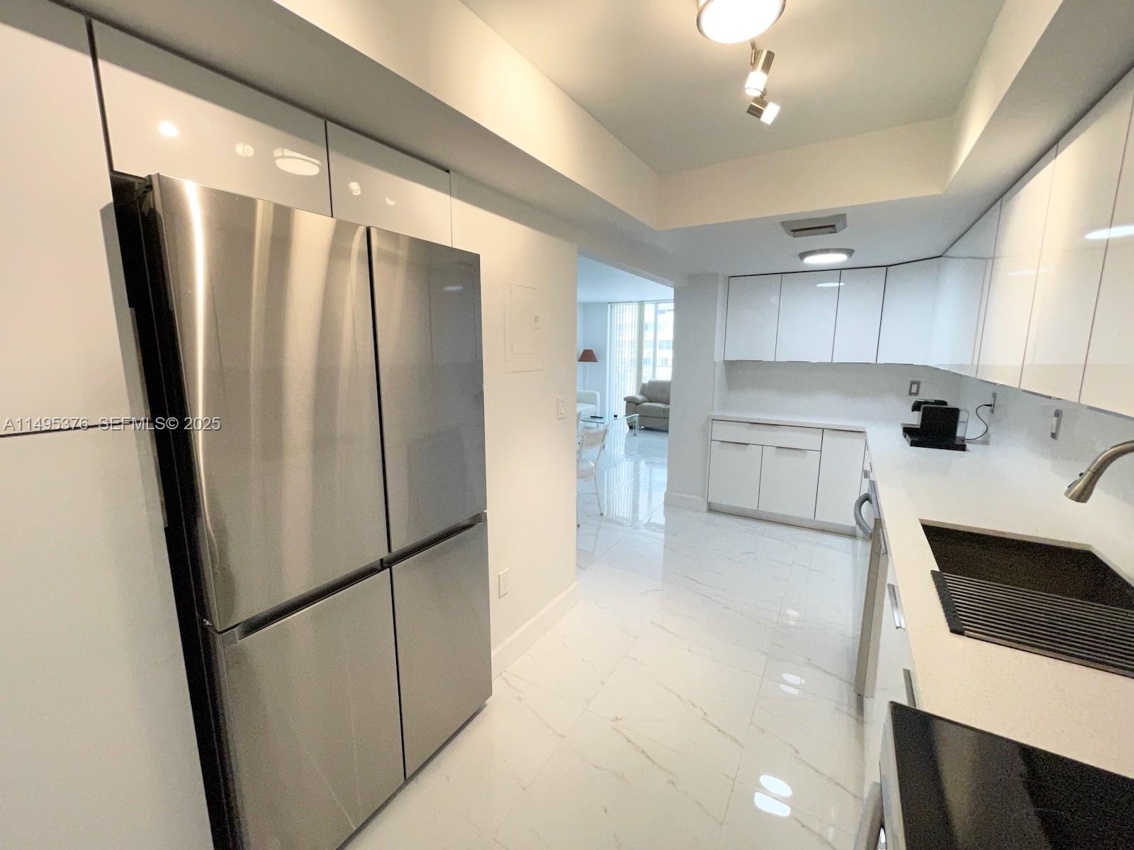 18041 Biscayne Boulevard 502, Aventura, FL 33160 photo 13
